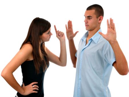 ಹೆಂಡ್ತಿ ಚಾಪೆ ಕೆಳಗೆ ನುಗ್ಗಿದ್ರೆ, ಗಂಡ ರಂಗೋಲಿ ಒಳಗೆ ನುಗ್ಬಿಟ್ಟ