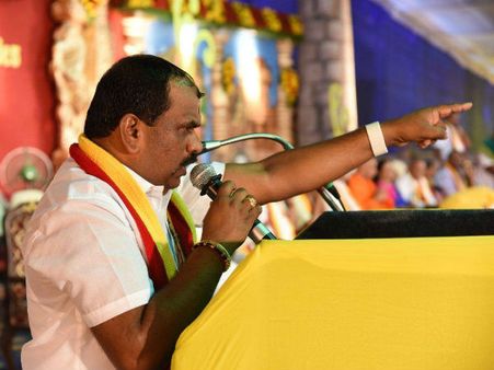 ರಾಜ್ಯೋತ್ಸವ: ಕರ್ನಾಟಕ ರಕ್ಷಣಾ ವೇದಿಕೆ ರಾಜ್ಯಾಧ್ಯಕ್ಷ ನಾರಾಯಣ ಗೌಡ್ರ ಸಂದರ್ಶನ