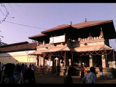 ಶ್ರೀ ಕೊಲ್ಲೂರು ಮೂಕಾಂಬಿಕೆಗೆ ಚಿನ್ನದ ಖಡ್ಗ ನೀಡಿದ ತಮಿಳುನಾಡಿನ ಭಕ್ತ