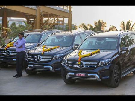 ಕೆಲಸಗಾರರಿಗೆ ಬೋನಸ್ ಆಗಿ ಕೊಟ್ಟಿದ್ದು ಮರ್ಸಿಡಿಸ್ ಕಾರು, ಕೊಟ್ಟವರು ಯಾರು?
