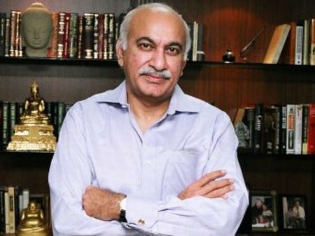 'ಅಕ್ಬರ್ ತುಟಿಗೆ ತುಟಿಯೊತ್ತಿ ಗಂಟಲೊಳಗೆ ನಾಲಿಗೆ ತುರುಕಿದ್ದರು!'