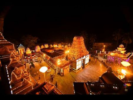 ನೋಡ ಬನ್ನಿ ನವದುರ್ಗೆಯರ ನಮಿಸುವ ಮಂಗಳೂರು ದಸರಾ