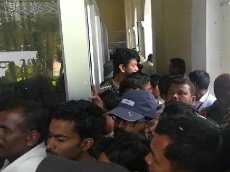 ಕಾಳಸಂತೆಯಲ್ಲಿ ಮಾರಾಟವಾಯ್ತಾ ಮೈಸೂರು ದಸರಾ ಟಿಕೆಟ್?