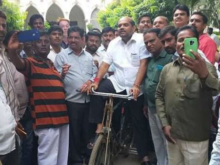 ಹರಕೆ ತೀರಿಸಲು 180 ಕಿ.ಮೀ. ಸೈಕಲ್ ತುಳಿಯಲಿದ್ದಾರೆ ಬಂಡೆಪ್ಪ ಕಾಶೆಂಪುರ!