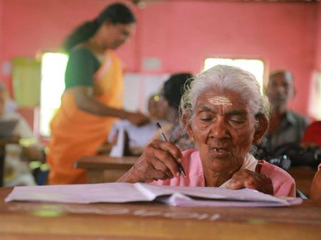 ಕೇರಳದ 96 ವರ್ಷದ ಈ 'ಹುಡುಗಿ' ಪಡೆದದ್ದು 98 ಪರ್ಸೆಂಟ್