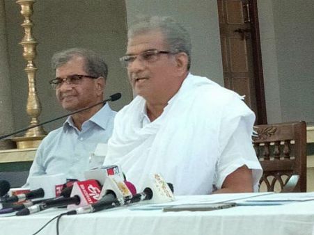 ಸಮಾನತೆ ಹೆಸರಿನಲ್ಲಿ ಪಾವಿತ್ರ್ಯಕ್ಕೆ ಧಕ್ಕೆ ತರಬೇಡಿ, ಅಯ್ಯಪ್ಪ ಭಕ್ತರ ಪರವಾಗಿ ನಿಂತ ಡಾ.ವೀರೇಂದ್ರ ಹೆಗ್ಗಡೆ