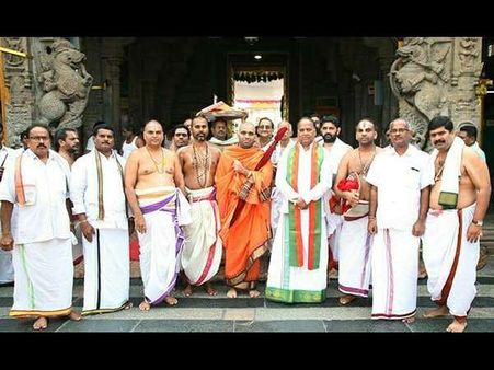 ತಿರುಮಲಕ್ಕೆ ಆಗಮಿಸಿದ ಕಾಶೀ ಮಠಾಧೀಶರಿಗೆ ಟಿಟಿಡಿ ಭವ್ಯ ಸ್ವಾಗತ