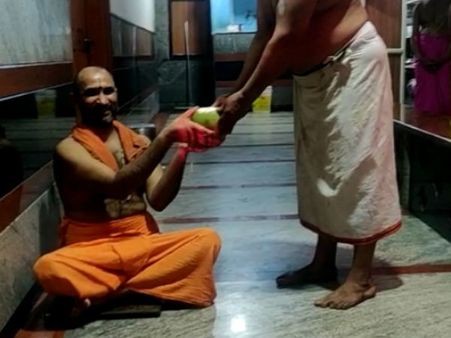 ಉಪವಾಸ ಸತ್ಯಾಗ್ರಹ ಕೈ ಬಿಟ್ಟ ಶ್ರೀ ವಿದ್ಯಾಪ್ರಸನ್ನ ತೀರ್ಥ ಸ್ವಾಮೀಜಿ