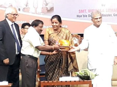 ವೀರೇಂದ್ರ ಹೆಗ್ಗಡೆಯವರ ಬಳಿ ನಿಂತಾಗ ಆಧ್ಯಾತ್ಮಿಕ ಶಕ್ತಿಯ ಅನುಭವವಾಗುತ್ತದೆ:ನಿರ್ಮಲಾ ಸೀತಾರಾಮನ್