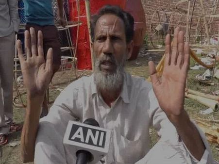 ದಸರಾಕ್ಕಾಗಿ ರಾವಣನ ಪ್ರತಿಕೃತಿ ನಿರ್ಮಿಸುವ ಮುಸ್ಲಿಂ ಕುಟುಂಬ