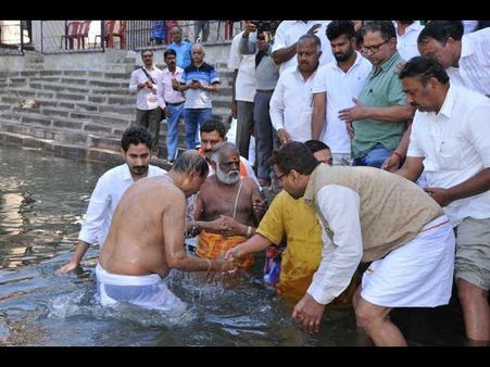 ಶ್ರೀರಂಗಪಟ್ಟಣದ ಪಶ್ಚಿಮವಾಹಿನಿಯಲ್ಲಿ ಅನಂತ್ ಕುಮಾರ್ ಚಿತಾಭಸ್ಮ ವಿಸರ್ಜನೆ