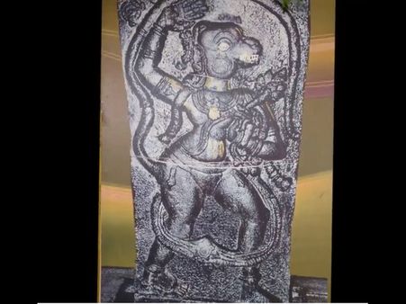 ಮಹಾಪೂಜೆ ಮುಗಿಯುತ್ತಿದ್ದಂತೆಯೇ ಭಕ್ತರಿಗೆ ನಿಜರೂಪ ದರ್ಶನ ನೀಡಿದ ಹೊಳೆ ಆಂಜನೇಯ