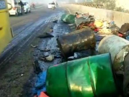 ಮಲಗಿದ್ದ ಕಾರ್ಮಿಕರ ಮೇಲೆ ಹರಿದ ಕಾರು: ಐವರ ದುರ್ಮರಣ