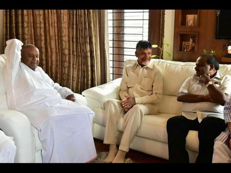 ದೇವೇಗೌಡ-ಚಂದ್ರಬಾಬು ನಾಯ್ಡು ಭೇಟಿ: ಮೈತ್ರಿಯದ್ದೇ ಮಾತು