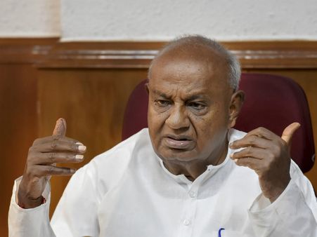 ರಾಜ್ಯ ರಾಜಕಾರಣದ ಅಚ್ಚರಿಗಳನ್ನು ಮನೆಯಂಗಳದ ಮಾತುಕತೆಯಲ್ಲಿ ತೆರೆದಿಟ್ಟರು ಮಾಜಿ ಪ್ರಧಾನಿ