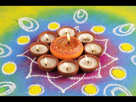 ಬದುಕಿನ ದೀವಟಿಗೆ ಹಚ್ಚುವ ದೀಪಾವಳಿಯ ಎರಡು ಮುಖಗಳು