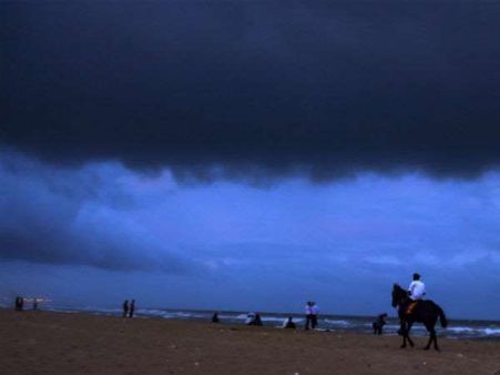 ಗಜ ಚಂಡಮಾರುತ ರೌದ್ರಾವತಾರಕ್ಕೆ ತಮಿಳುನಾಡಿನಲ್ಲಿ 23 ಮಂದಿ ಬಲಿ