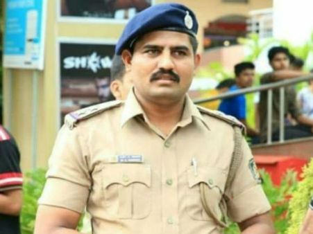 ಮಾಜಿ ಪೊಲೀಸ್ ಅಧಿಕಾರಿ ಜೊತೆಗಿದ್ದ ಯುವಕ ಕಣ್ಮರೆ ಪ್ರಕರಣ:ಹೇಬಿಯಸ್ ಕಾರ್ಪಸ್ ಸಲ್ಲಿಸಿದ ಕುಟುಂಬಸ್ಥರು