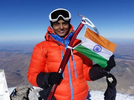 ರಷ್ಯಾದ ಮೌಂಟ್ ಎಲ್‌ಬ್ರಸ್ ನಲ್ಲಿ ಭಾರತದ ಪತಾಕೆ ಹಾರಿಸಿದ ಕೊಡಗಿನ ಕುವರಿ ಭವಾನಿ