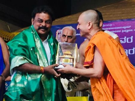 ಉಡುಪಿ ಸ್ವರ್ಣ ಗೋಪುರಕ್ಕೆ 5ಲಕ್ಷ ರೂ. ಘೋಷಿಸಿದ ಟಿ.ಎ.ಶರವಣ