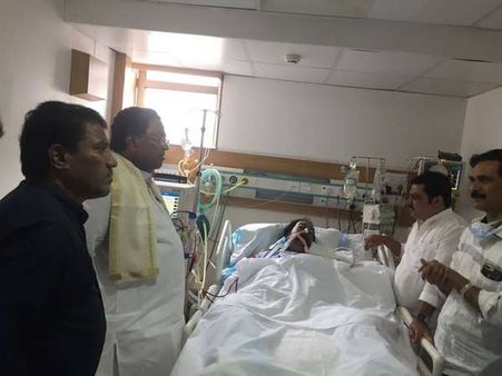 ಎಂ.ಪಿ.ರವೀಂದ್ರ ಆರೋಗ್ಯ ಸ್ಥಿತಿ ಗಂಭೀರ, ಆಸ್ಪತ್ರೆಗೆ ಸಿದ್ದರಾಮಯ್ಯ ಭೇಟಿ