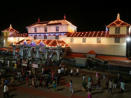 ಶ್ರೀ ಕ್ಷೇತ್ರ ಧರ್ಮಸ್ಥಳದಲ್ಲಿ ಲಕ್ಷ ದೀಪೋತ್ಸವದ ಸಂಭ್ರಮ