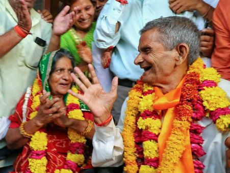 ಪಾಕ್ ಜೈಲಿನಲ್ಲಿ 36 ವರ್ಷ ಇದ್ದು ಬಂದು, ಮತ ಚಲಾಯಿಸಿದರು