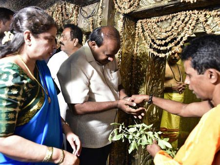 ಕಾಡು ಮಲ್ಲೇಶ್ವರ ದೇವಾಲಯಕ್ಕೆ ಸಿಎಂ ಕುಮಾರಸ್ವಾಮಿ ಭೇಟಿ