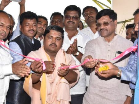 ತಾನು ಕಲಿತ ಸರಕಾರಿ ಶಾಲೆ ಏಳ್ಗೆಗಾಗಿ 5 ಲಕ್ಷ ಕೊಡುಗೆ ನೀಡಿದವರ ಸ್ಫೂರ್ತಿಗಾಥೆ