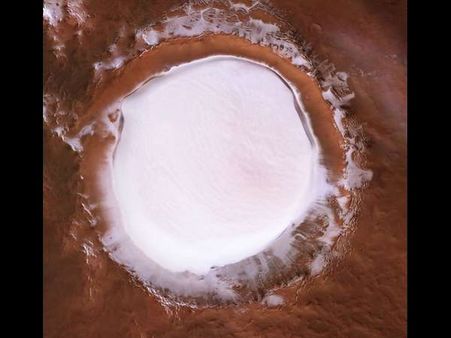 ಮಂಗಳ ಗ್ರಹದಲ್ಲಿನ ಹಿಮದ ಕುಳಿಯ ಅದ್ಭುತ ಚಿತ್ರ ನೋಡಿ