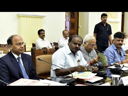 ಕುಮಾರಸ್ವಾಮಿ ನೇತೃತ್ವದ ಸಂಸದರ ಸಭೆಗೆ ಹಲವು ಪ್ರಮುಖರು ಗೈರು