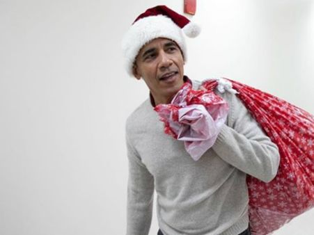 ವಿಡಿಯೋ: ಮಕ್ಕಳ ಆಸ್ಪತ್ರೆಯಲ್ಲಿ ಅಚ್ಚರಿ, ಸಾಂತಾಕ್ಲಾಸ್ ಆಗಿ ಒಬಾಮಾ!