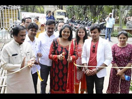 ಕ್ರಿಸ್‌ಮಸ್‌, ಹೊಸವರ್ಷಕ್ಕೆ ತರಹೇವಾರಿ ಕಲಾಕೃತಿಗಳು ಒಂದೇ ಸೂರಿನಡಿ