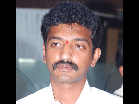 ಅಶ್ಲೀಲ ವಿಡಿಯೋ ಬಹಿರಂಗ :ಎಂಎಲ್‌ಸಿ ರಘು ಆಚಾರ್‌ಗೆ ಬೆದರಿಕೆ ಕರೆ