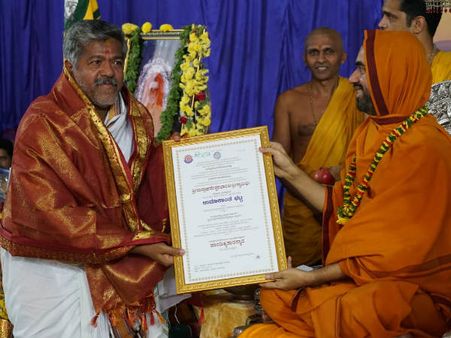 ಮೊಬೈಲ್ ಮೂಲಕ ಪಾಶ್ಚಿಮಾತ್ಯ ಸಂಸ್ಕೃತಿ ನಮ್ಮನ್ನು ಆವರಿಸುವಂತೆ ಮಾಡುತ್ತಿದೆ