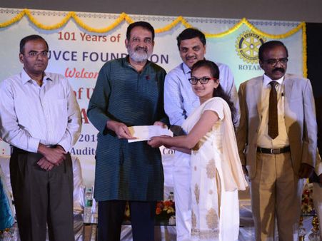 ಯುವಿಸಿಇ ಅಲುಮ್ನಿಯಿಂದ 200 ವಿದ್ಯಾರ್ಥಿಗಳಿಗೆ ಸ್ಕಾಲರ್ ಶಿಪ್