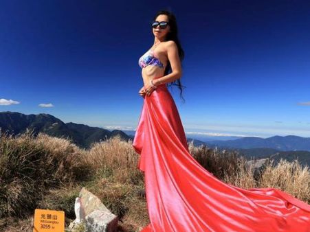 'ಬಿಕಿನಿ ಕ್ಲೈಂಬರ್' ಚೆಲುವೆಯ ಪ್ರಾಣಕ್ಕೆ ಎರವಾಯಿತು ಸೆಲ್ಫಿ ಹುಚ್ಚು