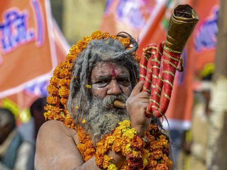 ಎಲ್ಲೆಲ್ಲೂ ಕೇಸರಿಯ ಮಾತು! ವಿಶ್ವವಿಖ್ಯಾತ ಕುಂಭಮೇಳಕ್ಕೆ ಕ್ಷಣಗಣನೆ!