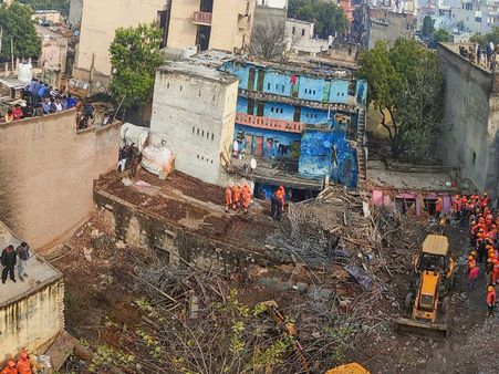 ಗುರುಗ್ರಾಮದಲ್ಲಿ ಕಟ್ಟಡ ಕುಸಿತ: ಏಳು ಜನರ ದುರ್ಮರಣ