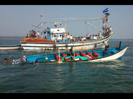 ಕಾರವಾರ: ಭೀಕರ ದೋಣಿ ದುರಂತ 9 ಮಂದಿ ಸಾವು