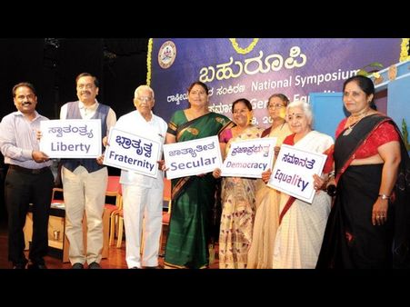 'ಕಾಂಡೋಮ್ ಉಚಿತವಾಗಿ ಕೊಡುವ ಸರ್ಕಾರ ನ್ಯಾಪ್ ಕಿನ್ ಕೊಡುತ್ತಿಲ್ಲವೇಕೆ?'