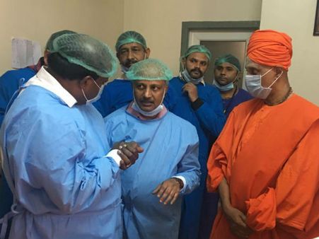 ಸಿದ್ದಗಂಗಾ ಮಠಕ್ಕೆ ಎಚ್‌ಡಿಕೆ, ಮಠದ ಸಿಬ್ಬಂದಿ ಜೊತೆ ತುರ್ತು ಸಭೆ