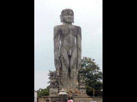 ಬಾಹುಬಲಿಯ ಮಹಾಮಸ್ತಕಾಭಿಷೇಕ ಪೂರ್ವಭಾವಿ ಚತುರ್ವಿಂಶತಿ ತೀರ್ಥಂಕರರ ಅಷ್ಟವಿಧಾರ್ಚನೆ