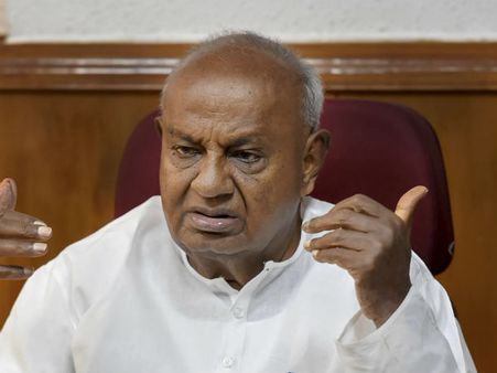 ದೇವೇಗೌಡರ ಬಲಗಾಲಿನ ಮಂಡಿ ಟ್ವಿಸ್ಟ್: ಅಪಾಯವಿಲ್ಲ ಎಂದ ವೈದ್ಯರು