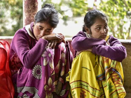 ಮತ್ತೊಂದು ಕಳ್ಳಭಟ್ಟಿ ದುರಂತ : ಮದ್ಯ ಸೇವಿಸಿ ಸಾವನ್ನಪ್ಪಿದ ಕಾರ್ಮಿಕರ ಸಂಖ್ಯೆ 80ಕ್ಕೆ ಏರಿಕೆ