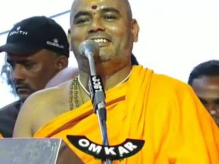 ಸಿದ್ದರಾಮಯ್ಯ ಸೋಲಿಸಿದ್ದಕ್ಕೆ ಜಲಪ್ರಳಯ: ಕನಕಪೀಠದ ಸ್ವಾಮೀಜಿ ವಿವಾದ