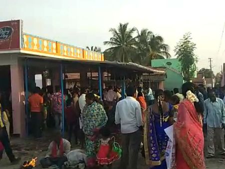 ಈಡುಗಾಯಿ ಒಡೆಯುವ ವಿಚಾರಕ್ಕೆ ಕಿರಿಕ್:ಇಬ್ಬರು ಯುವಕರಿಗೆ ಗಂಭೀರ ಗಾಯ