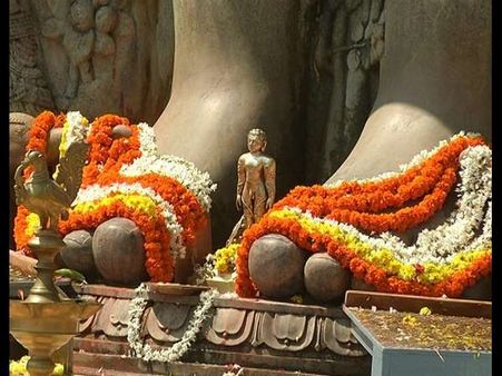 ಬಾಹುಬಲಿ ಮಹಾಮಸ್ತಕಾಭಿಷೇಕ:ಧರ್ಮಸ್ಥಳಕ್ಕೆ ಹರಿದುಬರುತ್ತಿದೆ ಭಕ್ತರ ದಂಡು