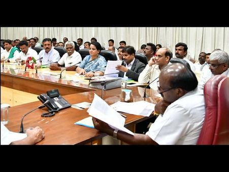 ರೇಷ್ಮೆ ಬೆಳೆಗಾರರ ಸಮಸ್ಯೆ ಪರಿಹರಿಸಲು ಬದ್ಧ: ಕುಮಾರಸ್ವಾಮಿ