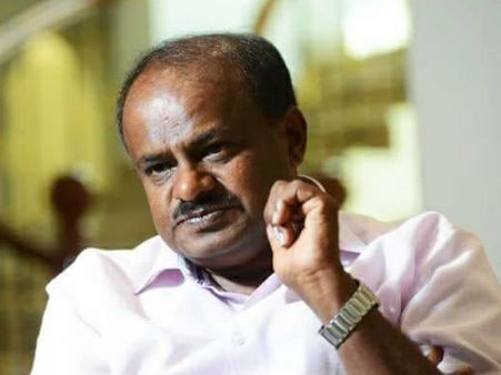 ಕುಮಾರಸ್ವಾಮಿಗೆ ನಿಖಿಲ್ ಸ್ಪರ್ಧೆಯ ಆತಂಕ, ರಾತ್ರೋ ರಾತ್ರಿ ಜ್ಯೋತಿಷಿ ಮನೆಗೆ ದೌಡು